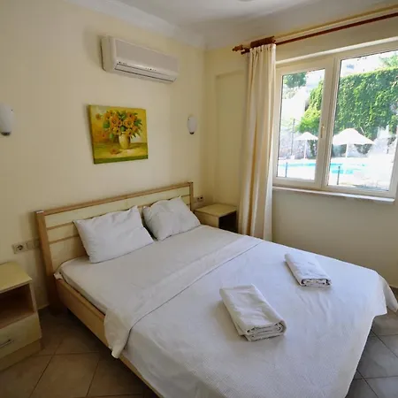 Flamingo Country Club Apartment Complex Appartement