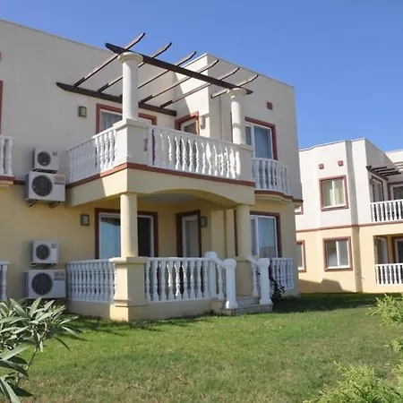 Flamingo Country Club Apartment Complex Appartement